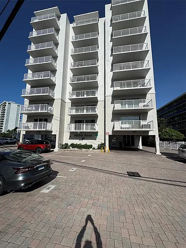 95 N Birch Rd #402 Photo 1