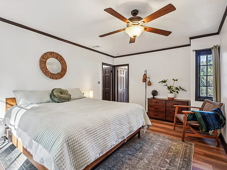 8718 Crescent Dr — Photo 11