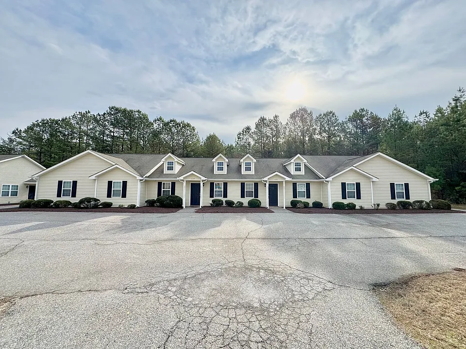 101-123 Brookside Ln