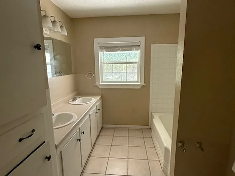 3173 S 20th St — Photo 12