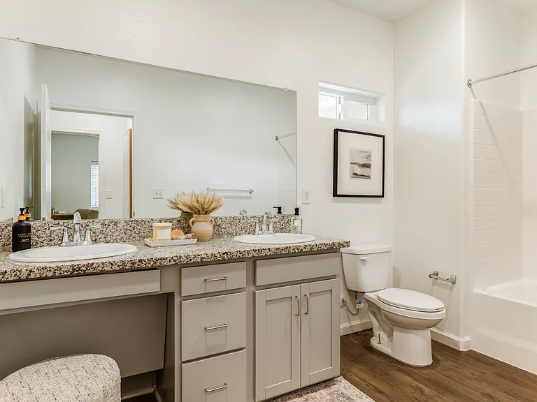 856 Pioneer St — Photo 11