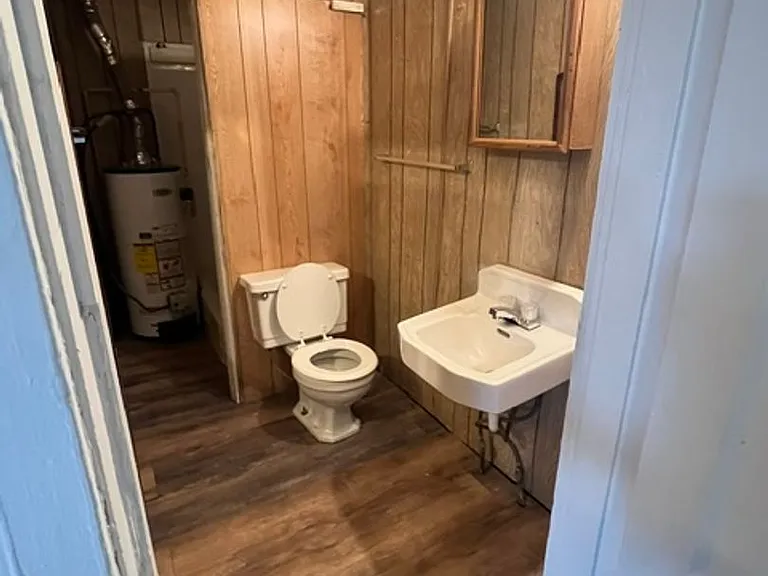 702 N Buchanan St — Photo 11