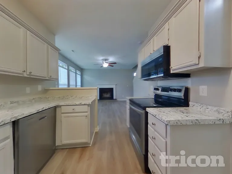 8918 Six Point Ln — Photo 5