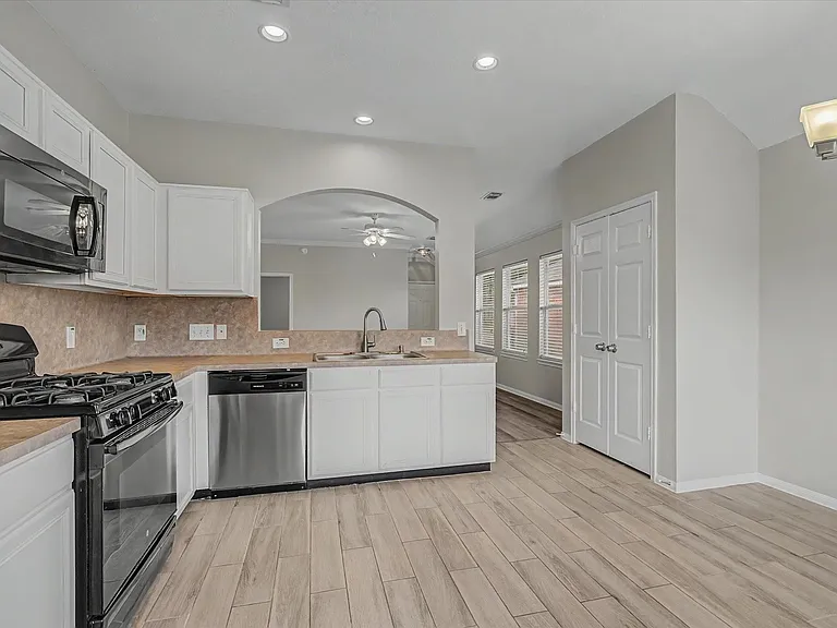 19206 Terra Forest Ct — Photo 11