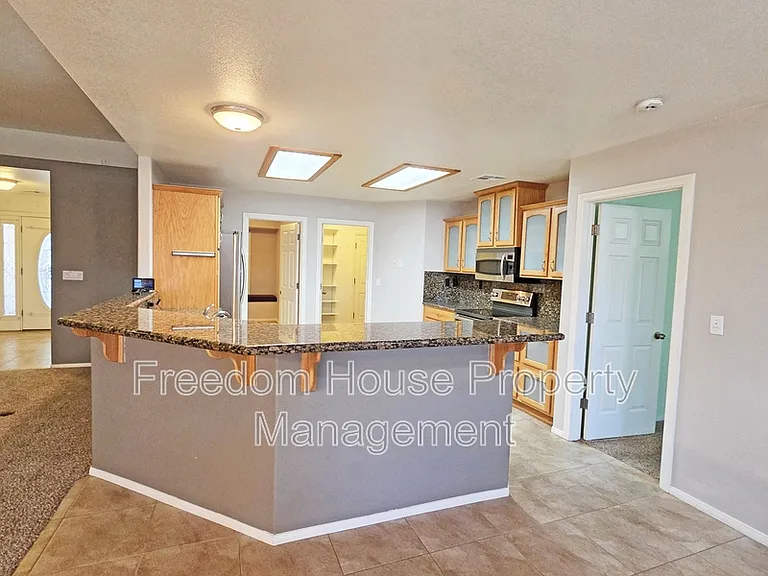 111 Mondale Ct — Photo 15
