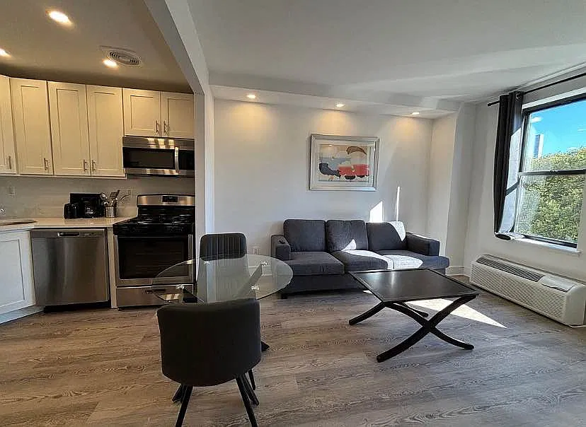 45 West 81st Street — Photo 2