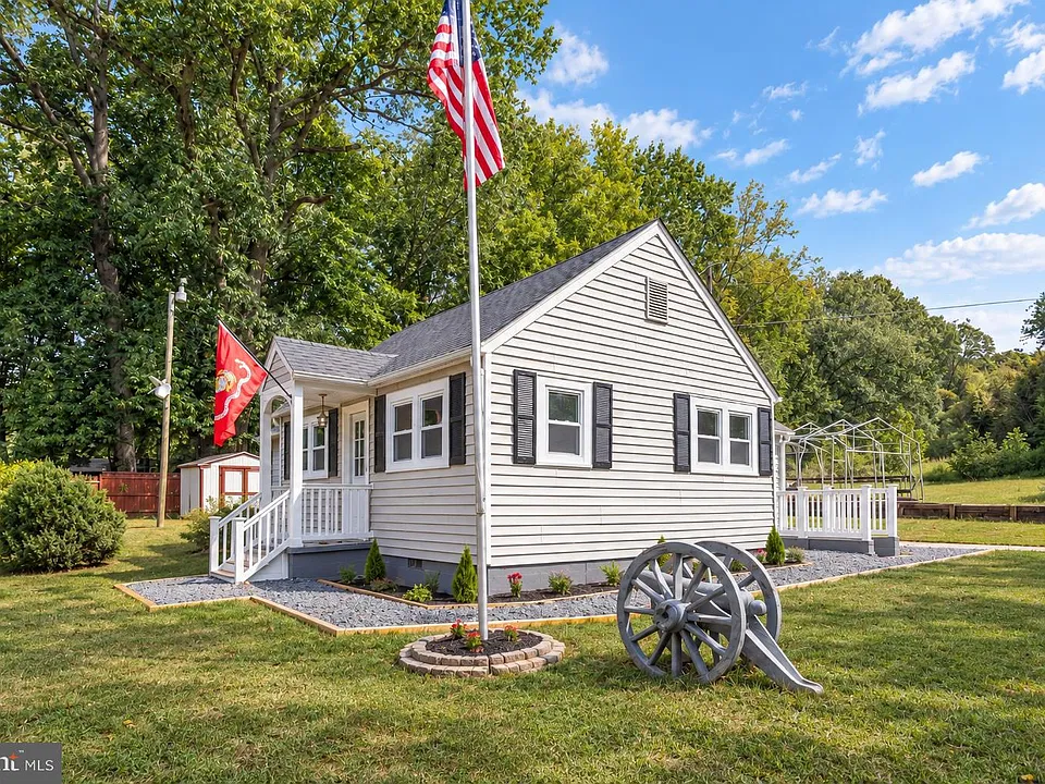 35 Vincent Ln