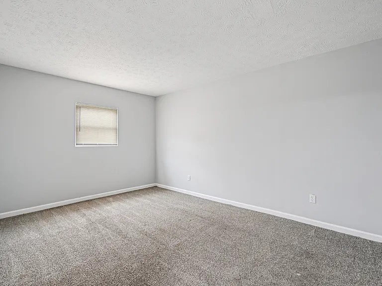 Virginia Creek Apartments — Photo 22