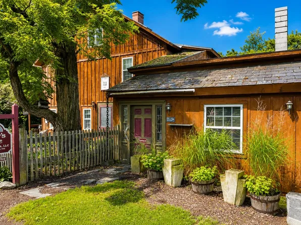 212 Thrall Road, Poultney, VT 05701