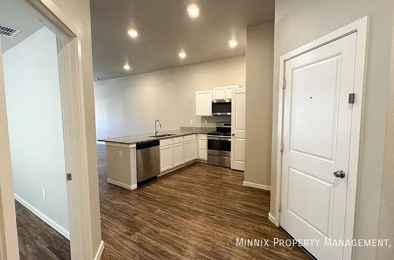 2112 N Avenue L #A — Photo 4