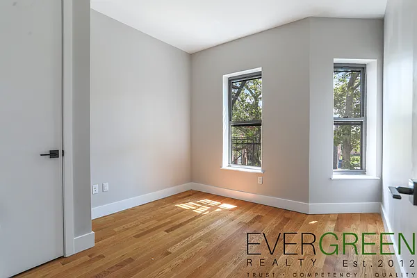 Rented by ERNY LLC | media 25