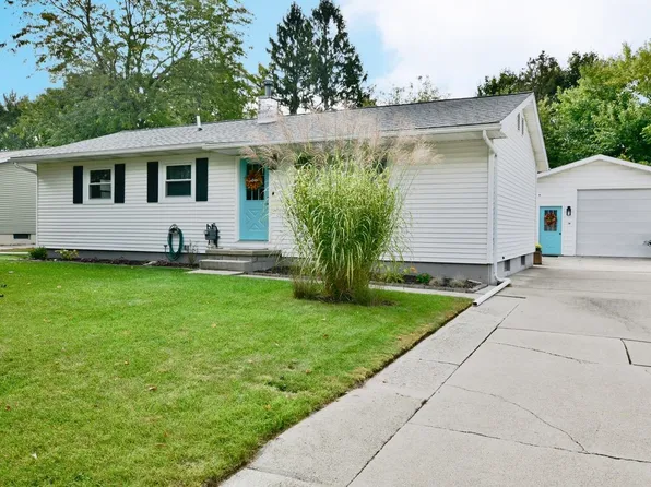 1914 Bauss St, Midland, MI 48642