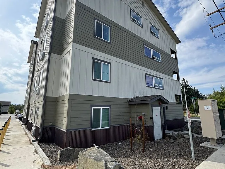 2249 N Airport Rd — Photo 2
