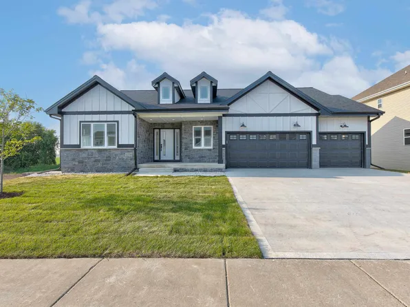 1270 Stonehaven Dr, Sun Prairie, WI 53590