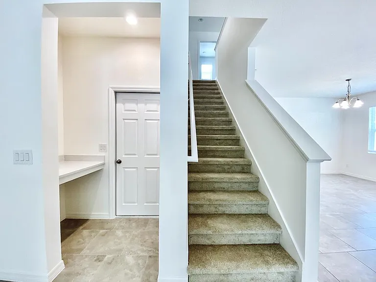 924 Avenal Ln — Photo 19