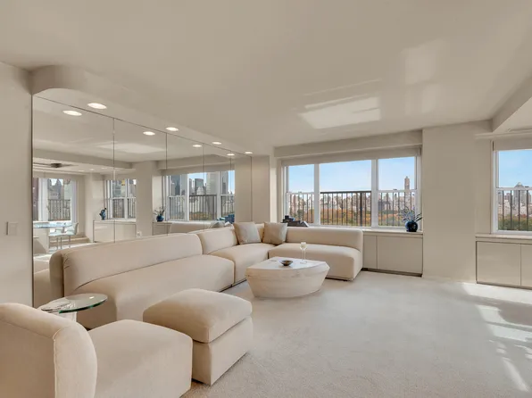 80 Central Park West image 4 of 18