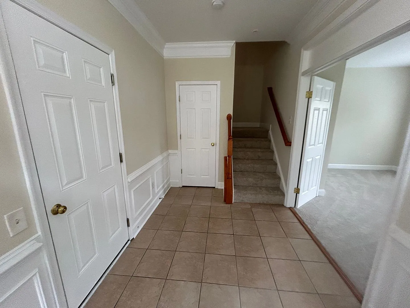 Spacious End Unot Townhouse In Boyds Md — Photo 2