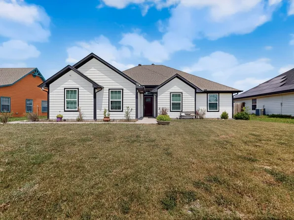 104 Milton St, Nevada, TX 75173