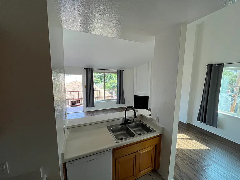 2532 S Centinela Ave #7 — Photo 9