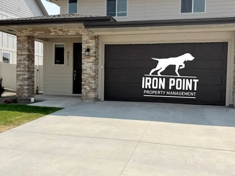 8271 W White Willow St — Photo 2