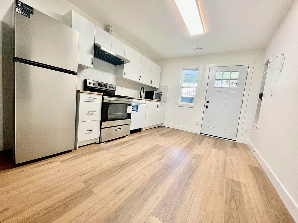 1695X 84th Ave #LOWER LEVEL