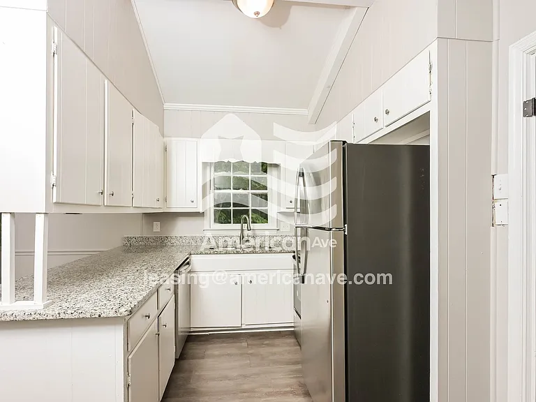 1464460_005_kitchen_5.jpg