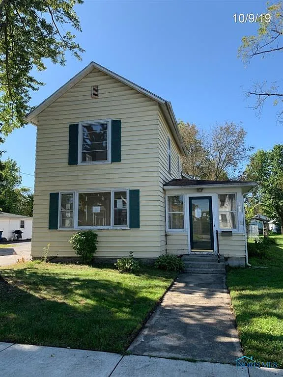 220 S Grove St photo 1