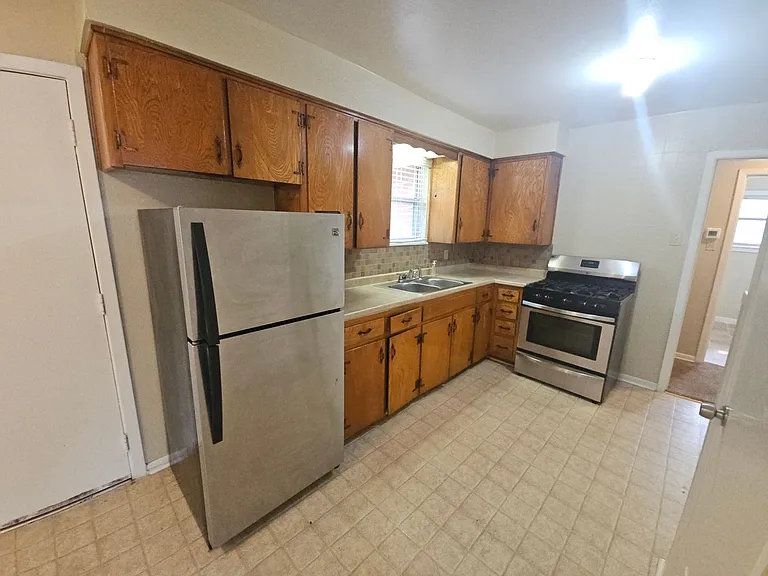 6419 Onyx Dr N — Photo 6