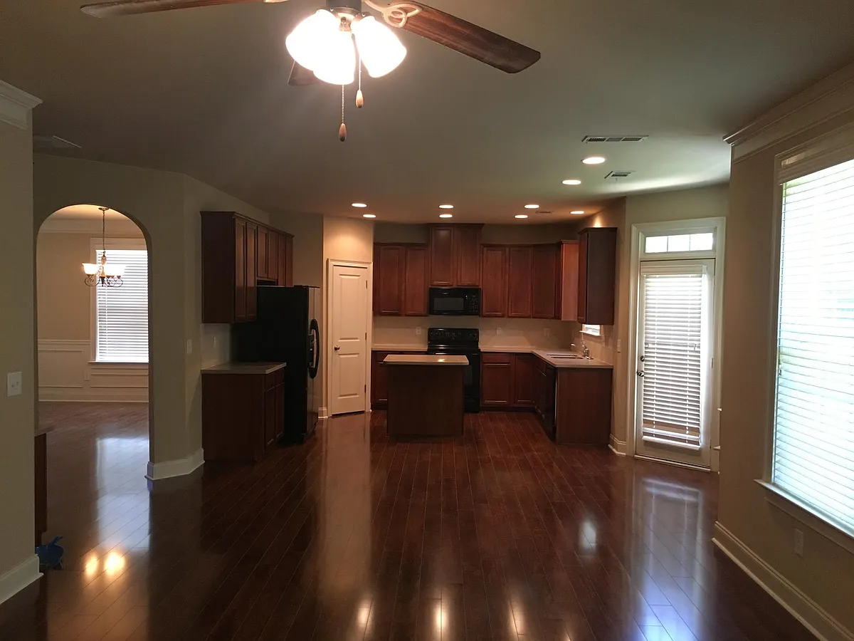 Building Photo - 3256 Montauk Hill Dr