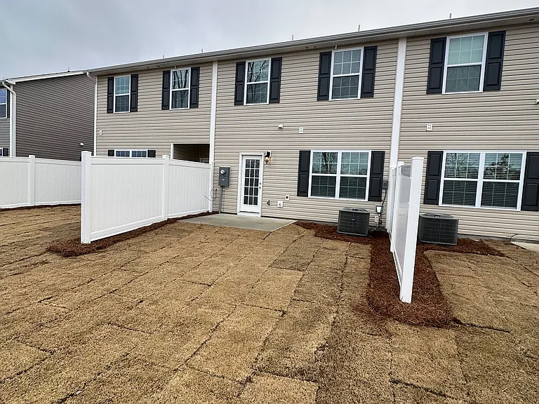 1351 Amberview Ln — Photo 56