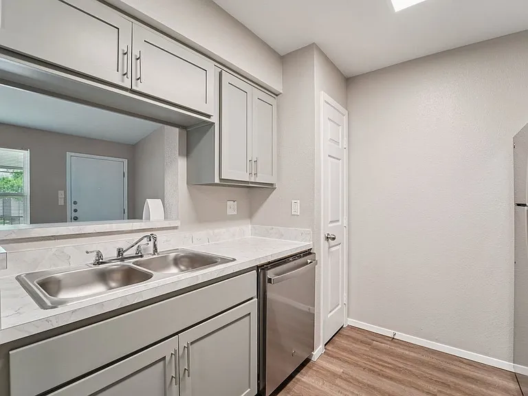 Crosby at Westchase Apartments — Photo 99