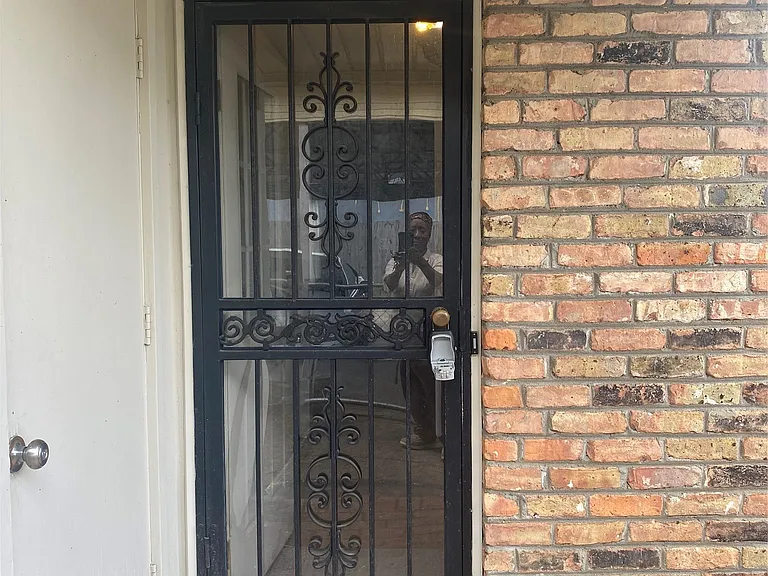 3050 Sutton Dr — Photo 24