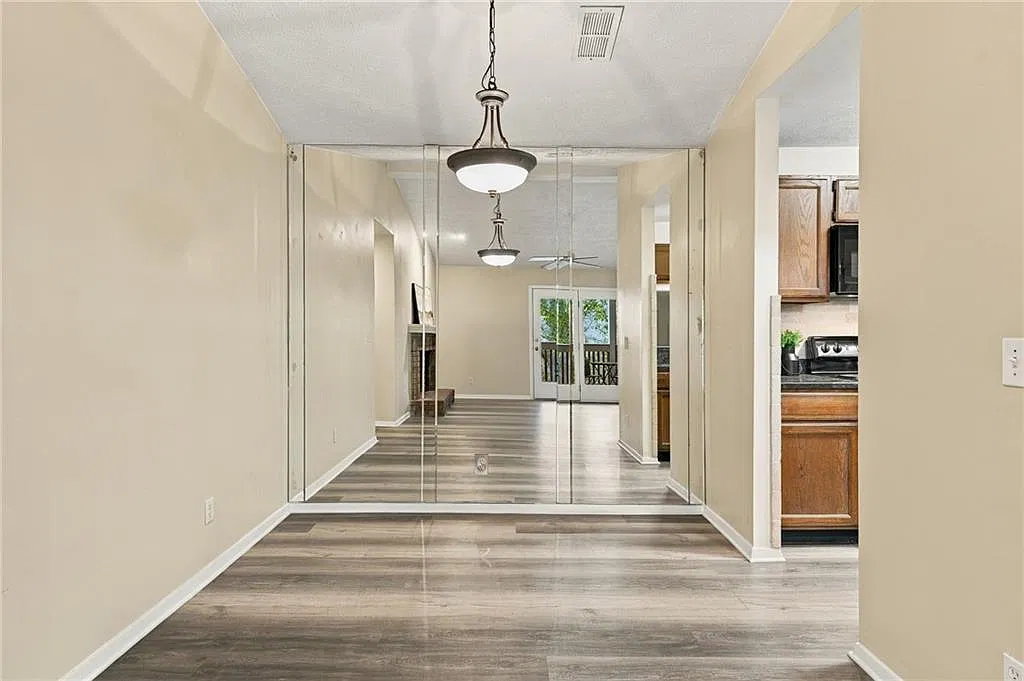 2 bed, 1.0 bath, 1000 sqft, $1,700 — Photo 4