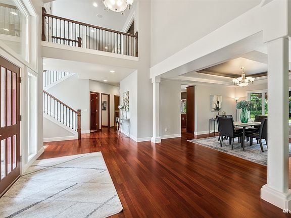 Grand Welcoming Entry into the Formal Entertainers Space>