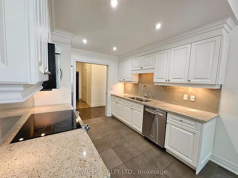 23 Rean Dr #203 — Photo 7