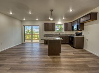 518 Ellison Ave, Branson, MO 65616