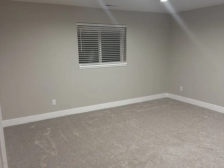 664 N 960 E — Photo 11