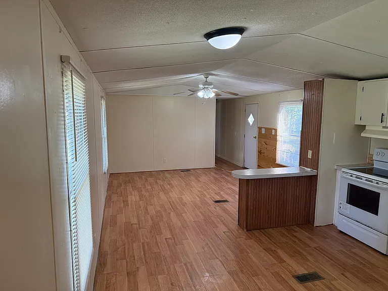 5553 Rivercreek Dr — Photo 20
