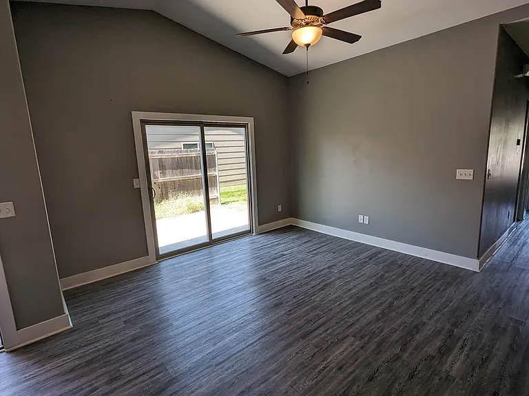 3348 E Sunflower Dr — Photo 2