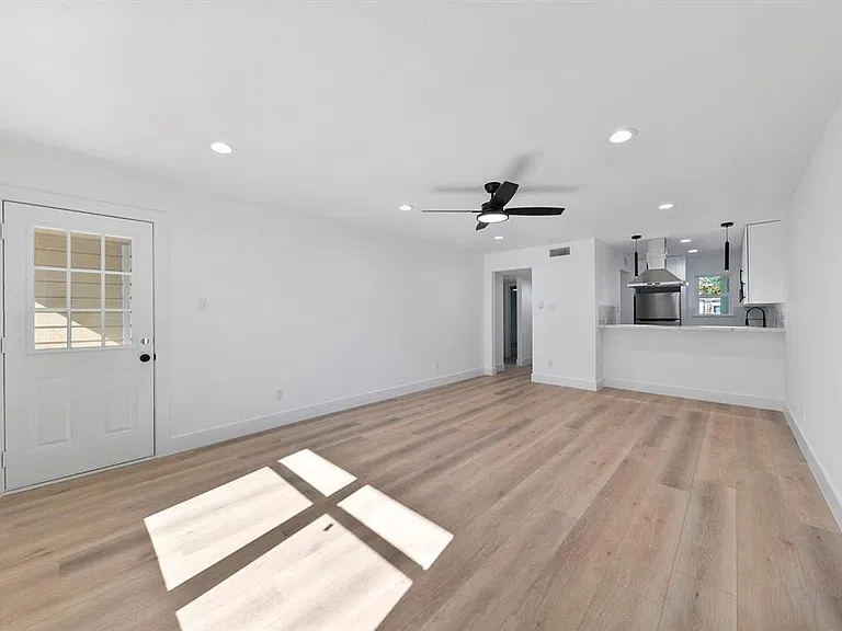 1514 Wirt Rd #8 — Photo 8