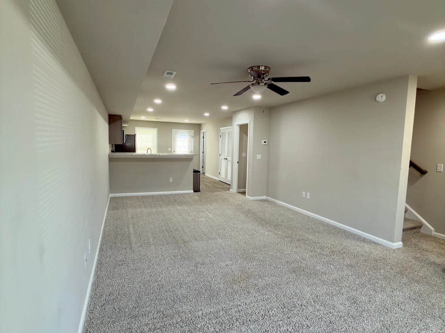 3 bed, 2.5 bath, 1428 sqft, $2,300 — Photo 3