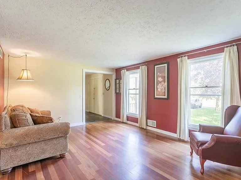 3985 Culver Rd — Photo 3