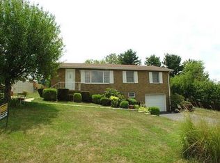 402 Joanne Ln, Uniontown, PA 15401