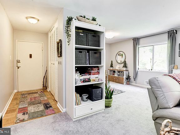 3rd image of 10649 Montrose Ave APT 203