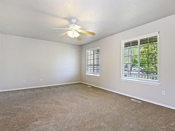 5th image of 2081 W Lake Pointe Ct