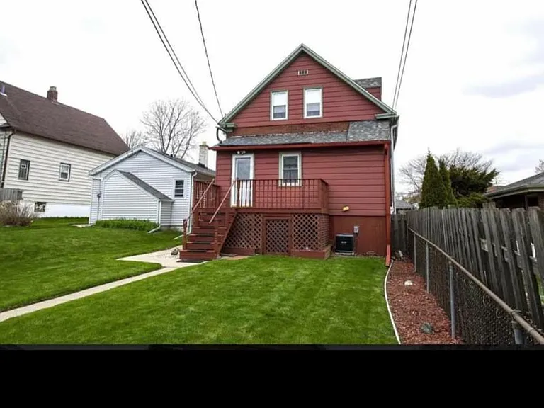 4354 S Packard Ave — Photo 2