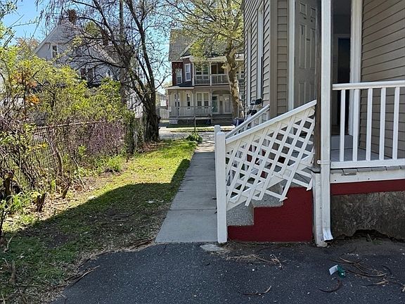 5th image of 108 Alden St