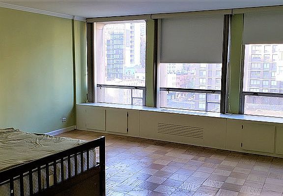 3rd image of 300 E 33rd St APT 5K