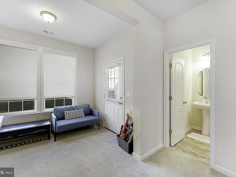 242 Schramm Loop — Photo 4