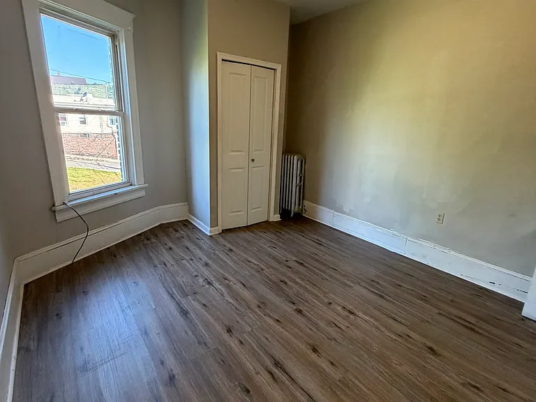 568 Main St #6 — Photo 5